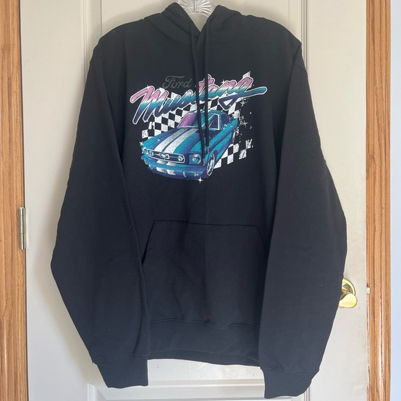 NWOT Ford Mustang Retro Car Graphic Black Sweatshirt Drawstring Hoodie Large - Picture 1 of 4